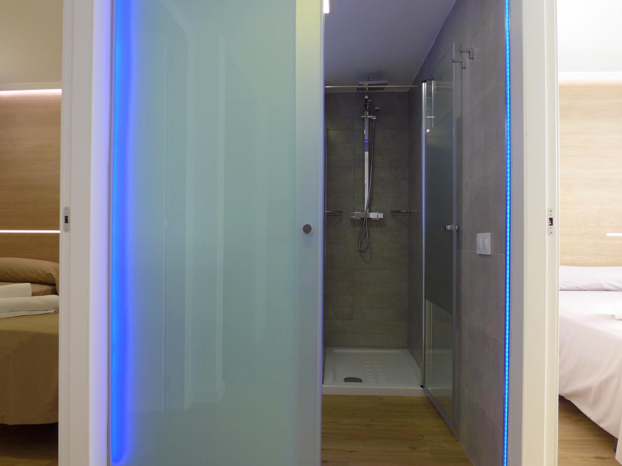 Rentalmar Navarra Family Suites Salou Zimmer foto