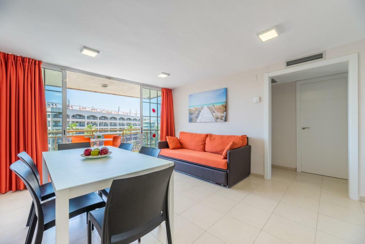 Rentalmar Navarra Family Suites Salou Exterior foto