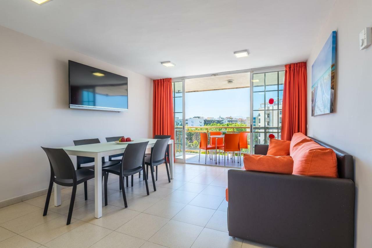 Rentalmar Navarra Family Suites Salou Exterior foto